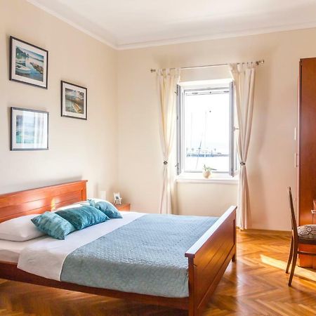 Apartman Natalia Тиват Екстериор снимка