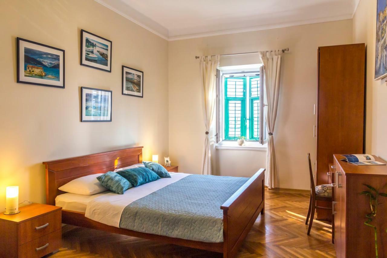 Apartman Natalia Тиват Екстериор снимка