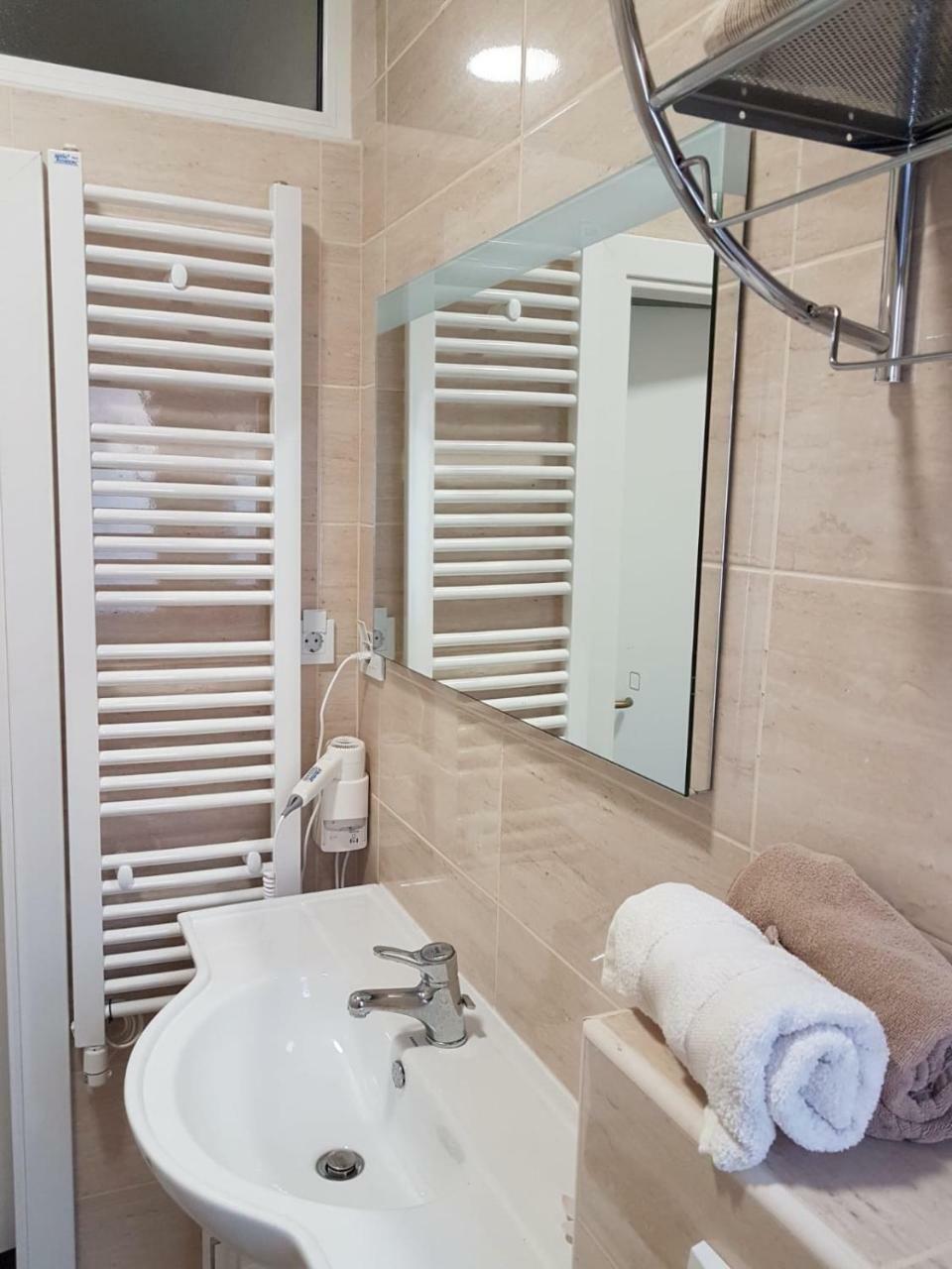 Apartman Natalia Тиват Екстериор снимка